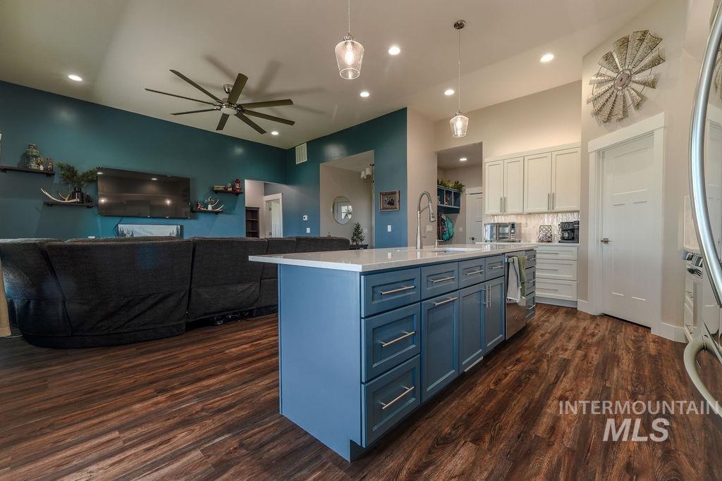 1515 Leslie Dr, Jerome, Idaho 83338, 5 Bedrooms, 3 Bathrooms, Residential For Sale, Price $559,999,MLS 99000211