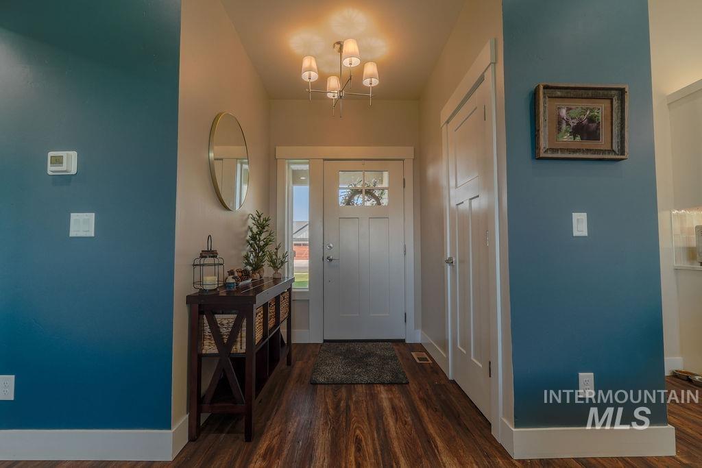 1515 Leslie Dr, Jerome, Idaho 83338, 5 Bedrooms, 3 Bathrooms, Residential For Sale, Price $559,999,MLS 99000211