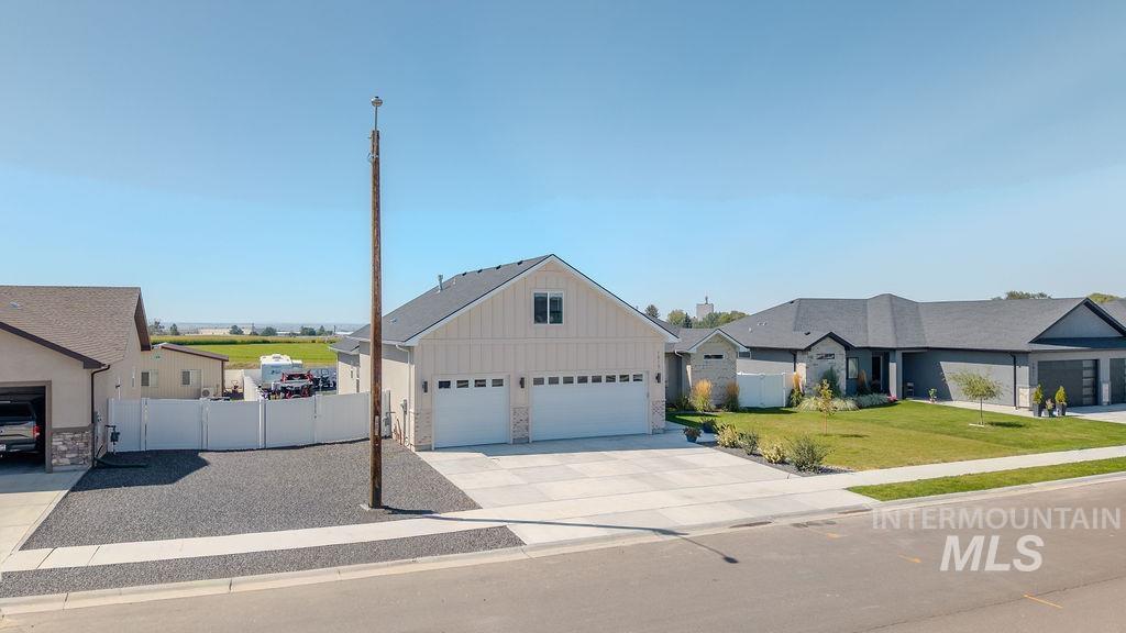 1515 Leslie Dr, Jerome, Idaho 83338, 5 Bedrooms, 3 Bathrooms, Residential For Sale, Price $559,999,MLS 99000211