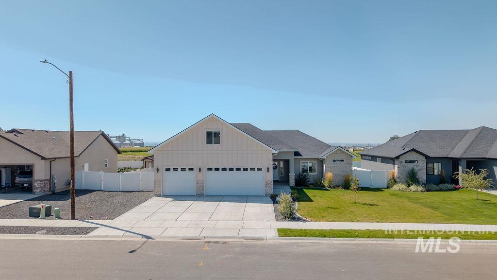 1515 Leslie Dr, Jerome, Idaho 83338, 5 Bedrooms, 3 Bathrooms, Residential For Sale, Price $559,999,MLS 99000211