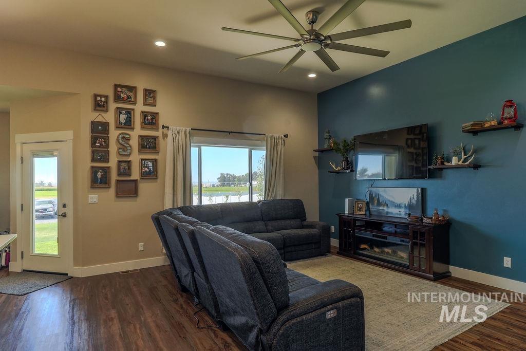 1515 Leslie Dr, Jerome, Idaho 83338, 5 Bedrooms, 3 Bathrooms, Residential For Sale, Price $559,999,MLS 99000211