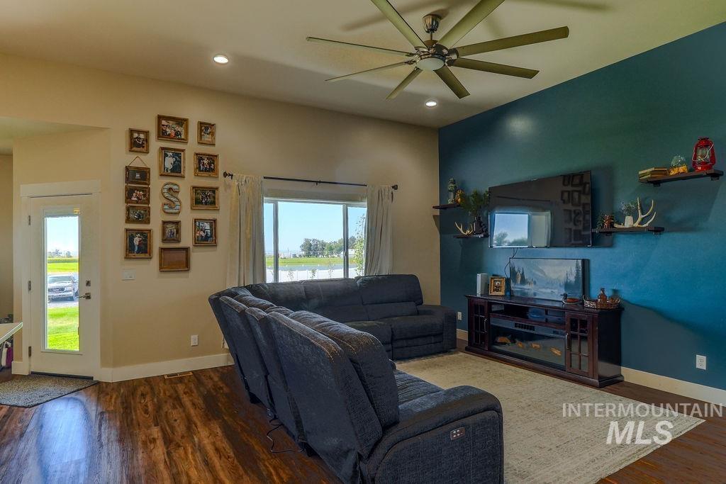 1515 Leslie Dr, Jerome, Idaho 83338, 5 Bedrooms, 3 Bathrooms, Residential For Sale, Price $559,999,MLS 99000211