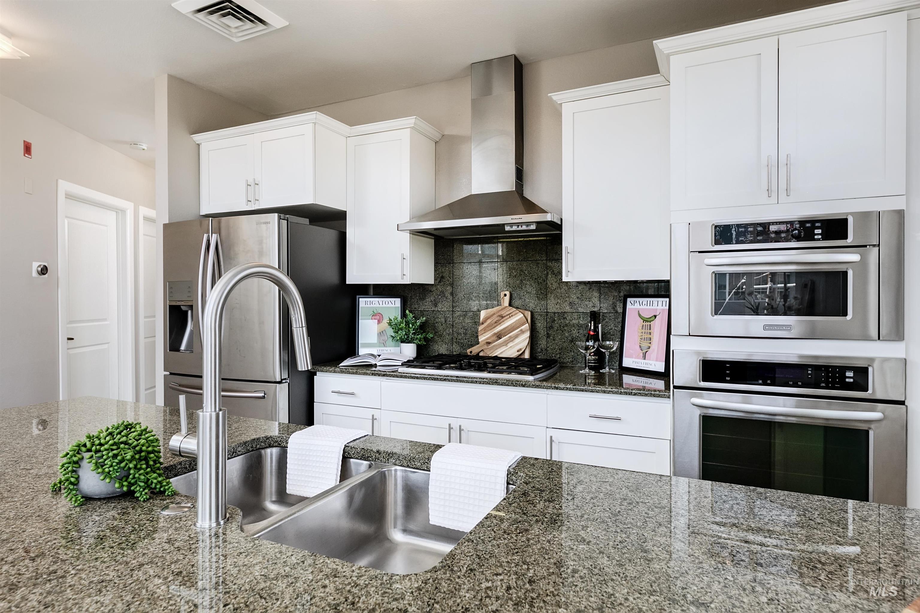 406 S 13th Street, Boise, Idaho 83702, 2 Bedrooms, 2 Bathrooms, Residential For Sale, Price $699,900,MLS 99000212