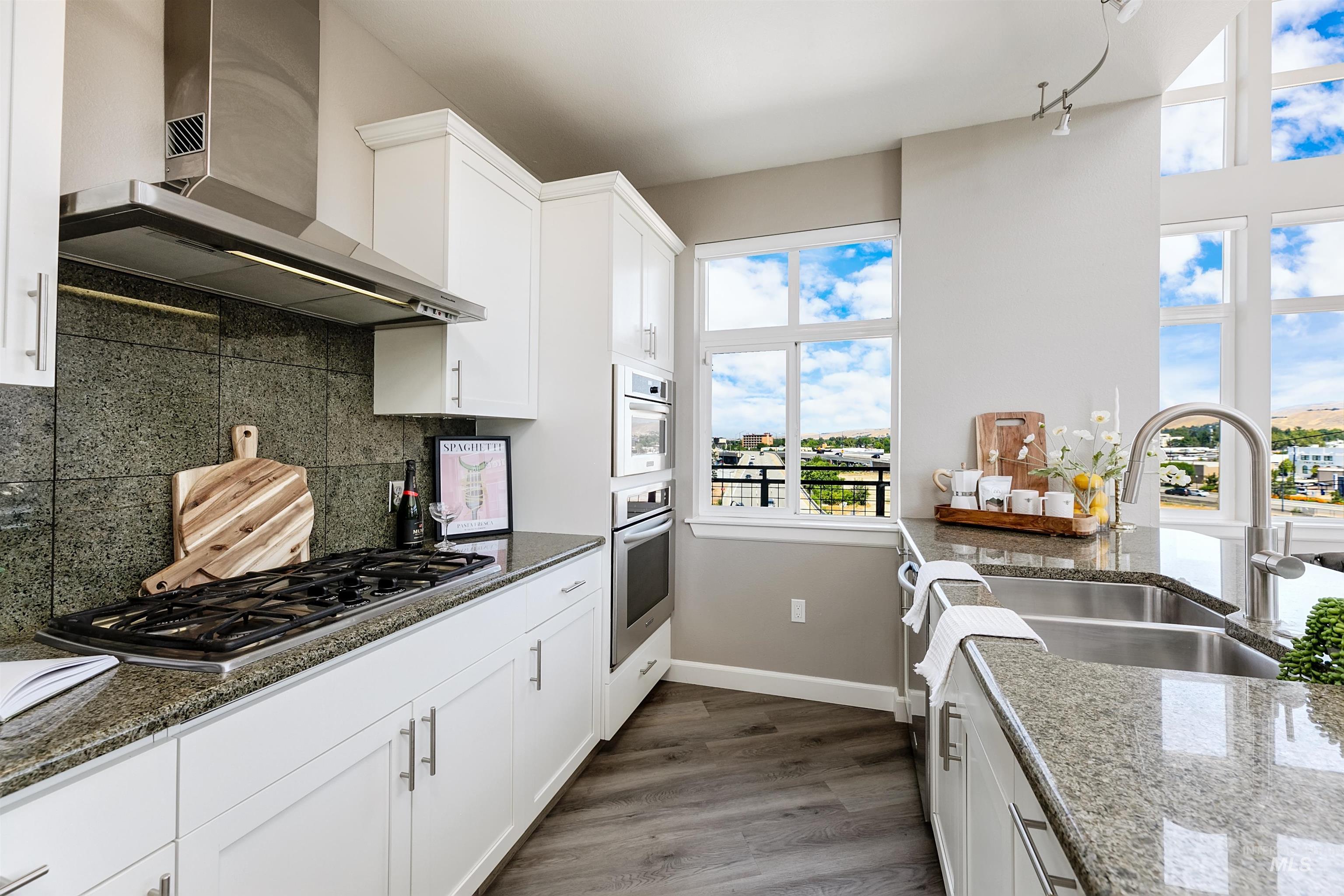406 S 13th Street, Boise, Idaho 83702, 2 Bedrooms, 2 Bathrooms, Residential For Sale, Price $699,900,MLS 99000212