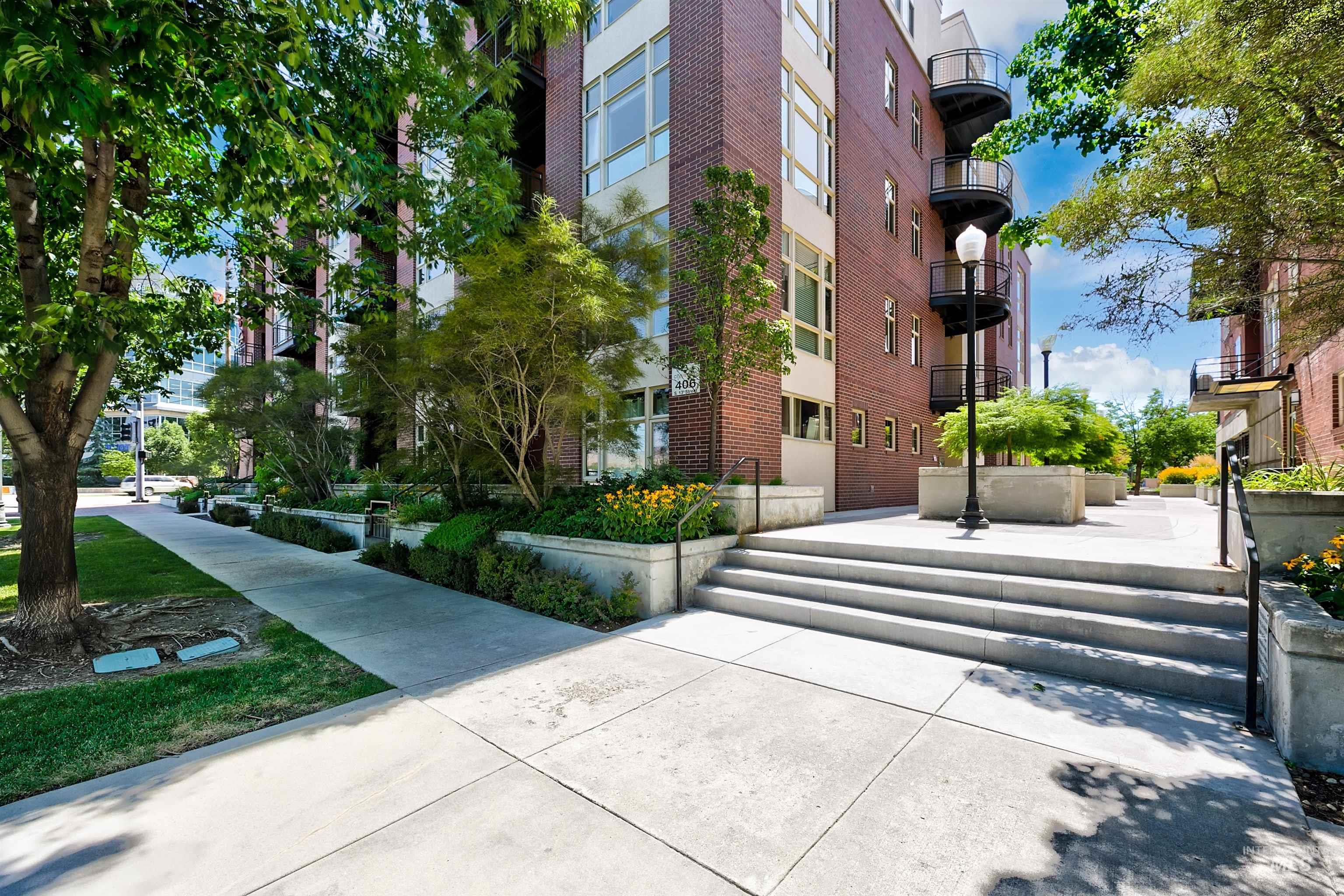 406 S 13th Street, Boise, Idaho 83702, 2 Bedrooms, 2 Bathrooms, Residential For Sale, Price $699,900,MLS 99000212