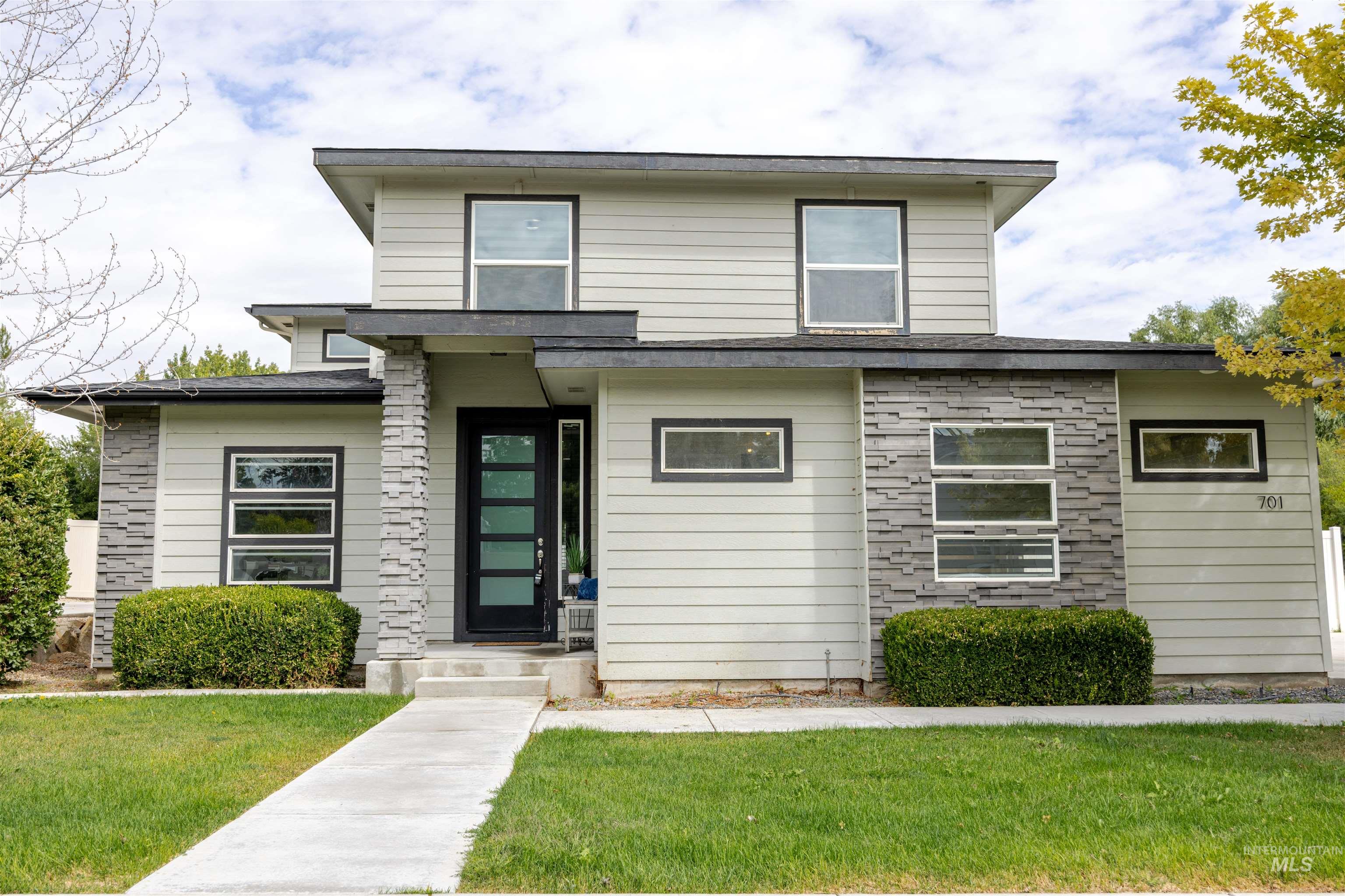 701 E 701 E Willow Street, Caldwell, Idaho 83605, 3 Bedrooms, 2.5 Bathrooms, Residential For Sale, Price $479,900,MLS 99000219