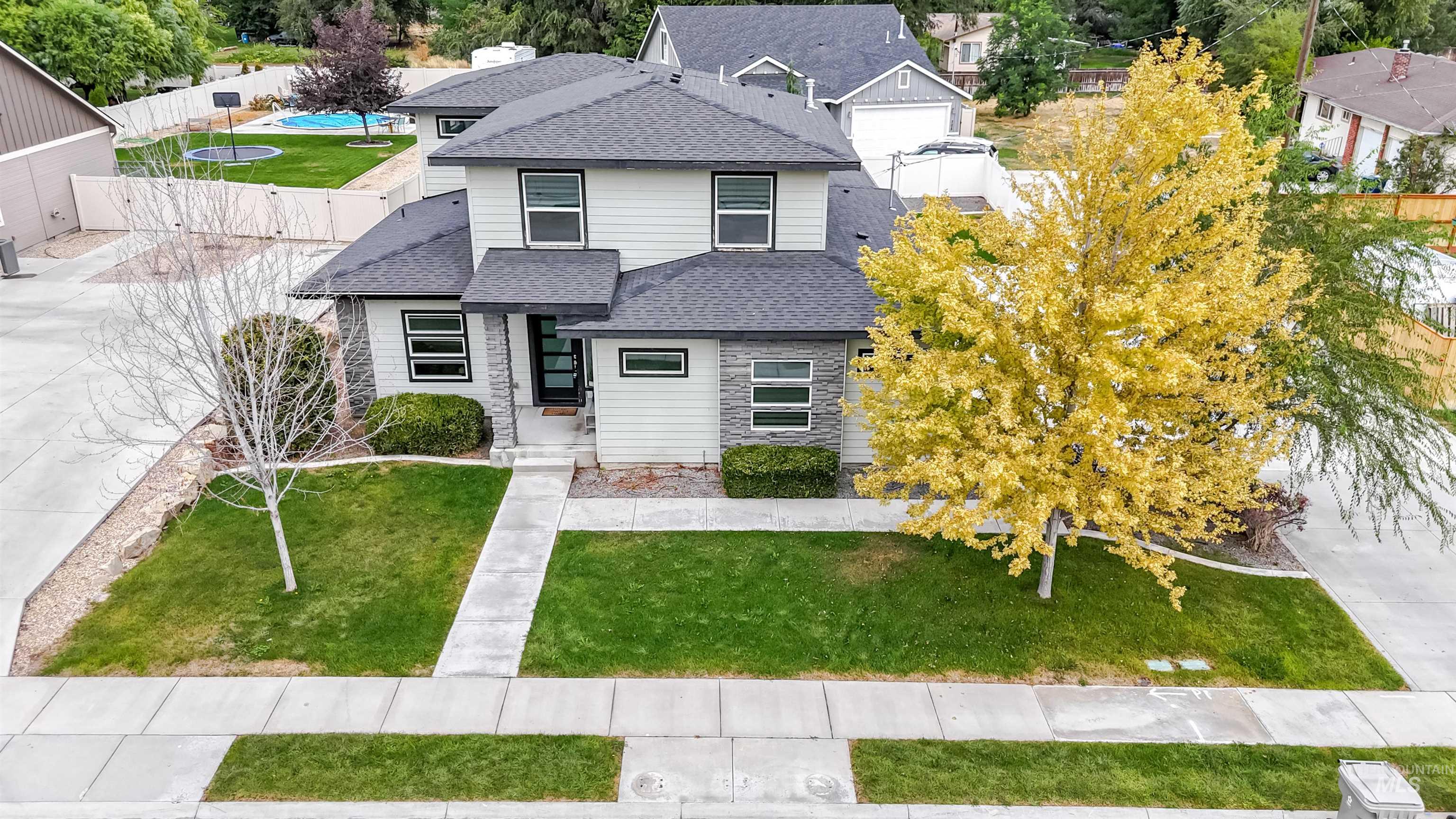 701 E 701 E Willow Street, Caldwell, Idaho 83605, 3 Bedrooms, 2.5 Bathrooms, Residential For Sale, Price $479,900,MLS 99000219