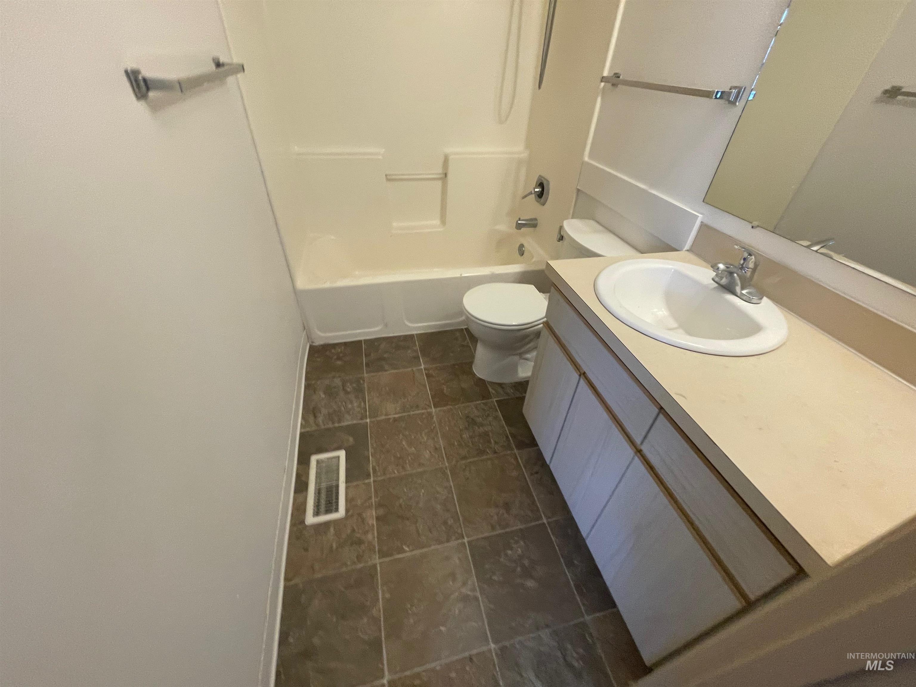 9086 W Sigmont Ln Apt 101, Boise, Idaho 83709, 2 Bedrooms, 2 Bathrooms, Rental For Rent, Price $1,675,MLS 99000224