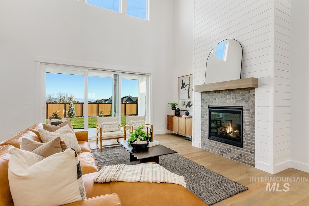 21726 Appaloosa Ave, Star, Idaho 83669, 4 Bedrooms, 3.5 Bathrooms, Residential For Sale, Price $1,127,044,MLS 99000226