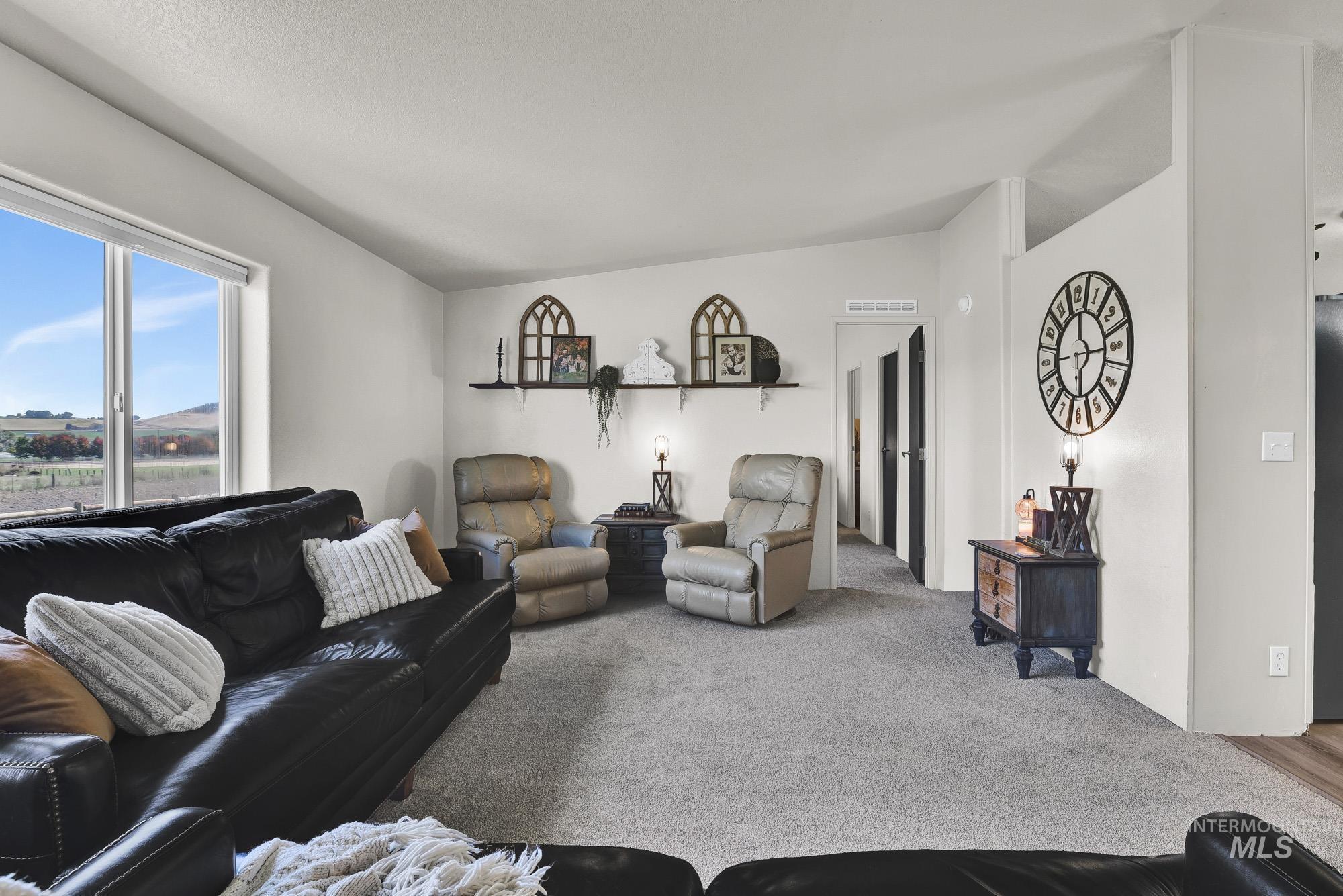 5307 Old Bruneau Hwy, Marsing, Idaho 83639, 3 Bedrooms, 2 Bathrooms, Residential For Sale, Price $475,000,MLS 99000246