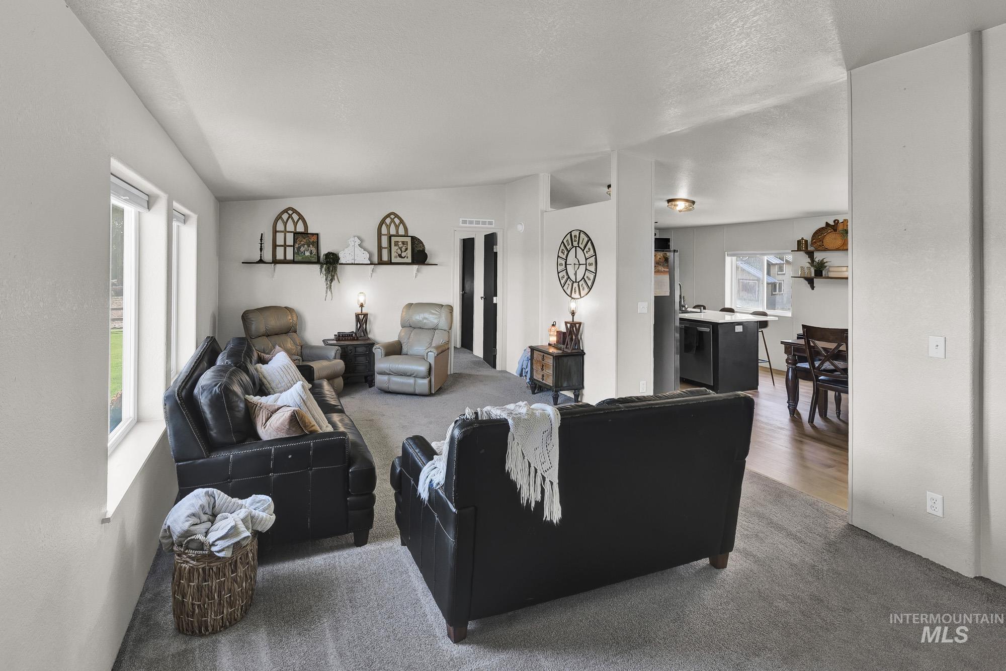 5307 Old Bruneau Hwy, Marsing, Idaho 83639, 3 Bedrooms, 2 Bathrooms, Residential For Sale, Price $475,000,MLS 99000246
