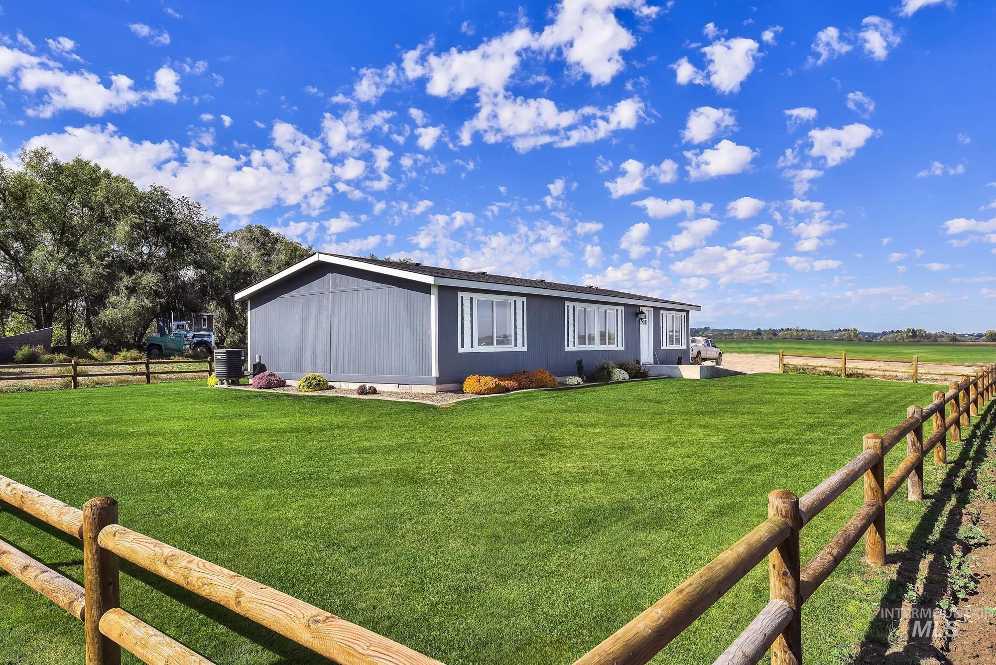 5307 Old Bruneau Hwy, Marsing, Idaho 83639, 3 Bedrooms, 2 Bathrooms, Residential For Sale, Price $475,000,MLS 99000246