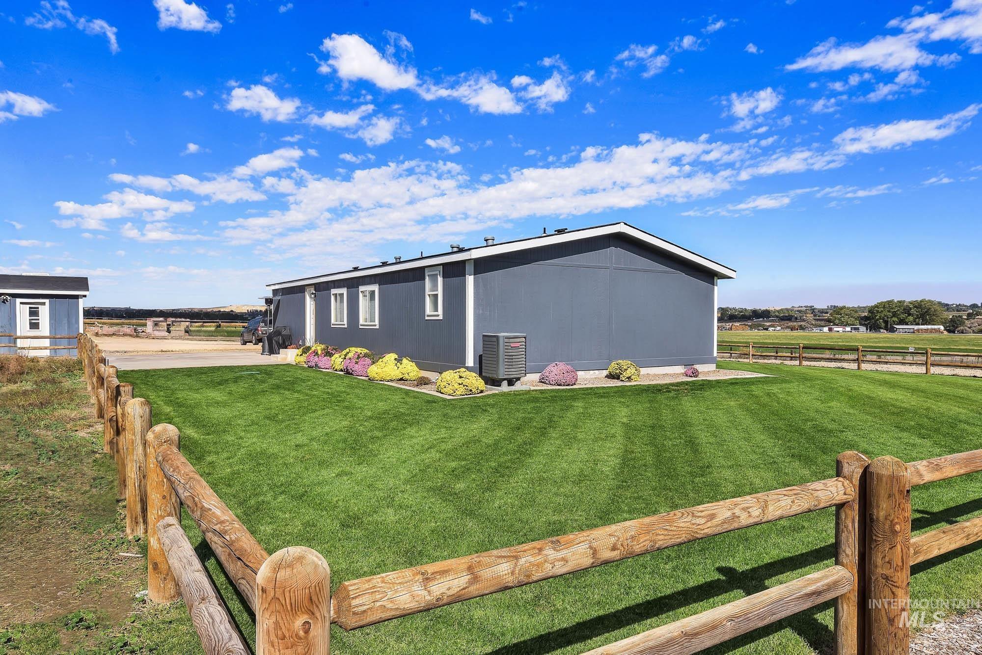 5307 Old Bruneau Hwy, Marsing, Idaho 83639, 3 Bedrooms, 2 Bathrooms, Residential For Sale, Price $475,000,MLS 99000246