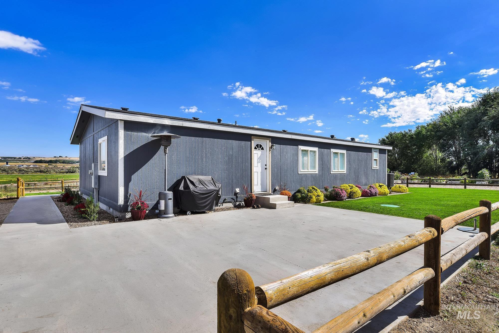 5307 Old Bruneau Hwy, Marsing, Idaho 83639, 3 Bedrooms, 2 Bathrooms, Residential For Sale, Price $475,000,MLS 99000246