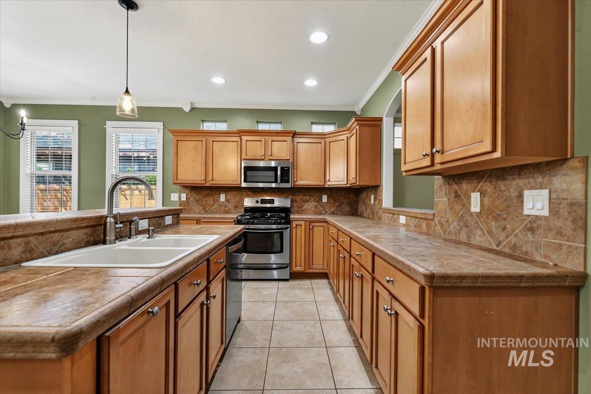 10251 W Brownstone Dr, Boise, Idaho 83709, 3 Bedrooms, 2.5 Bathrooms, Residential For Sale, Price $555,000,MLS 99000259