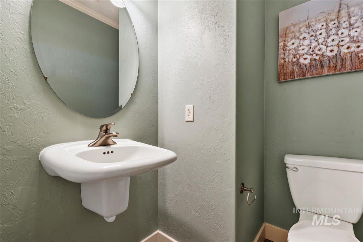 10251 W Brownstone Dr, Boise, Idaho 83709, 3 Bedrooms, 2.5 Bathrooms, Residential For Sale, Price $555,000,MLS 99000259