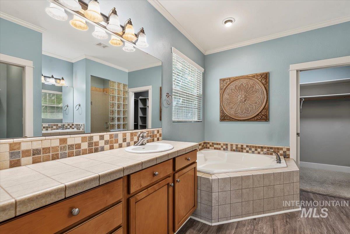 10251 W Brownstone Dr, Boise, Idaho 83709, 3 Bedrooms, 2.5 Bathrooms, Residential For Sale, Price $555,000,MLS 99000259