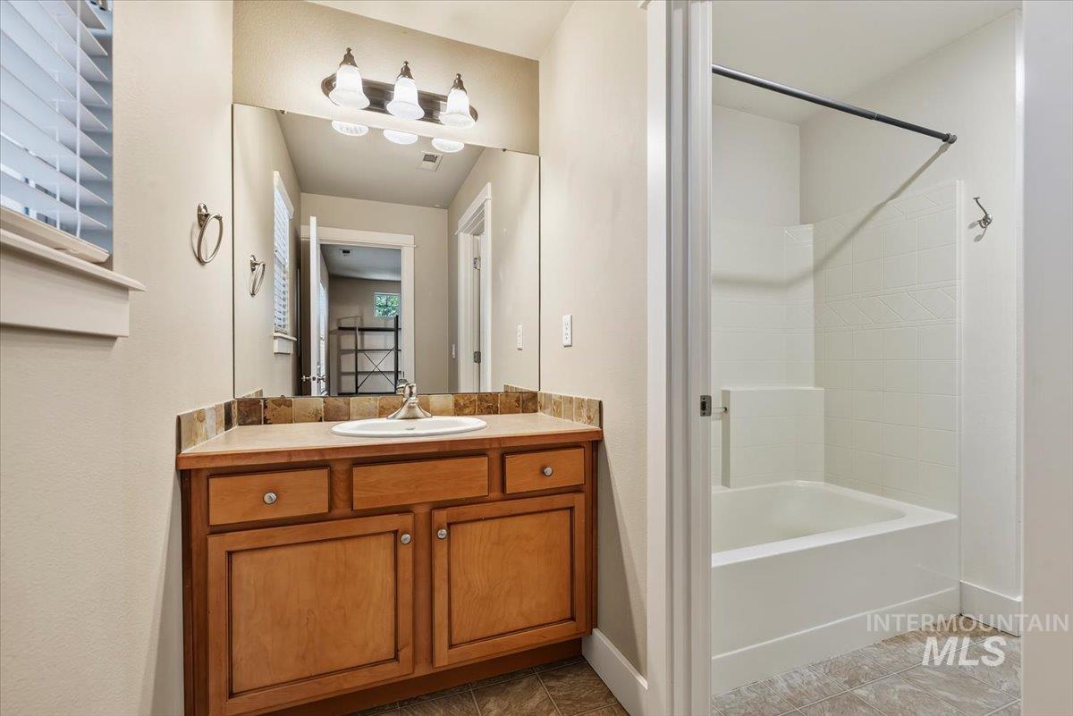 10251 W Brownstone Dr, Boise, Idaho 83709, 3 Bedrooms, 2.5 Bathrooms, Residential For Sale, Price $555,000,MLS 99000259