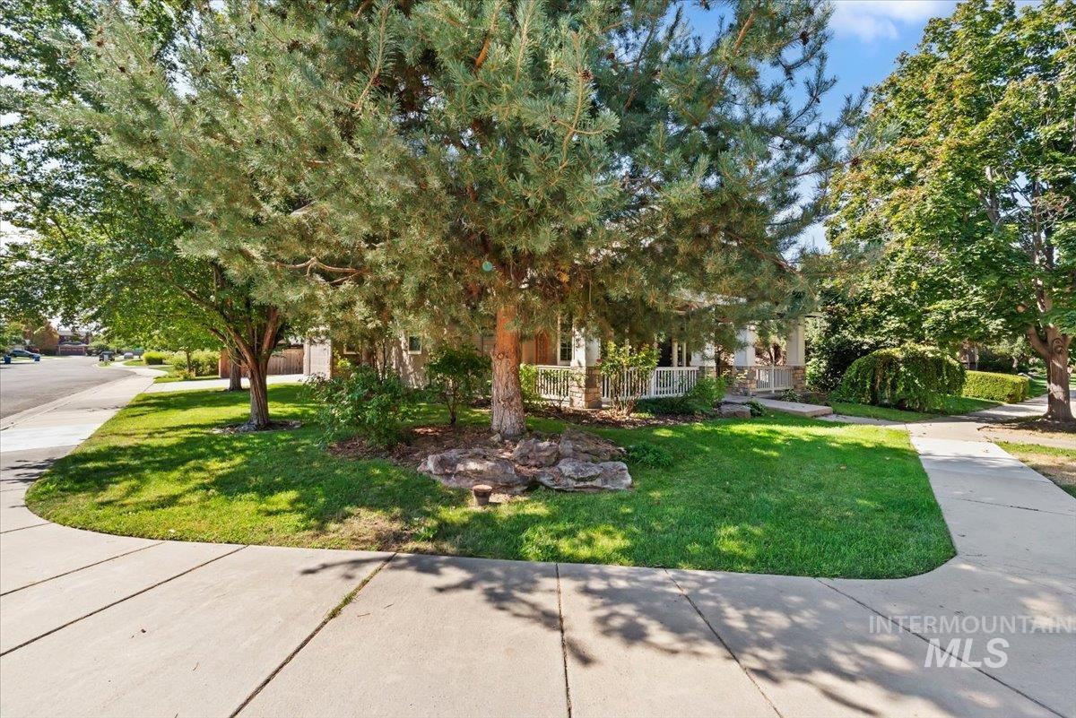 10251 W Brownstone Dr, Boise, Idaho 83709, 3 Bedrooms, 2.5 Bathrooms, Residential For Sale, Price $555,000,MLS 99000259
