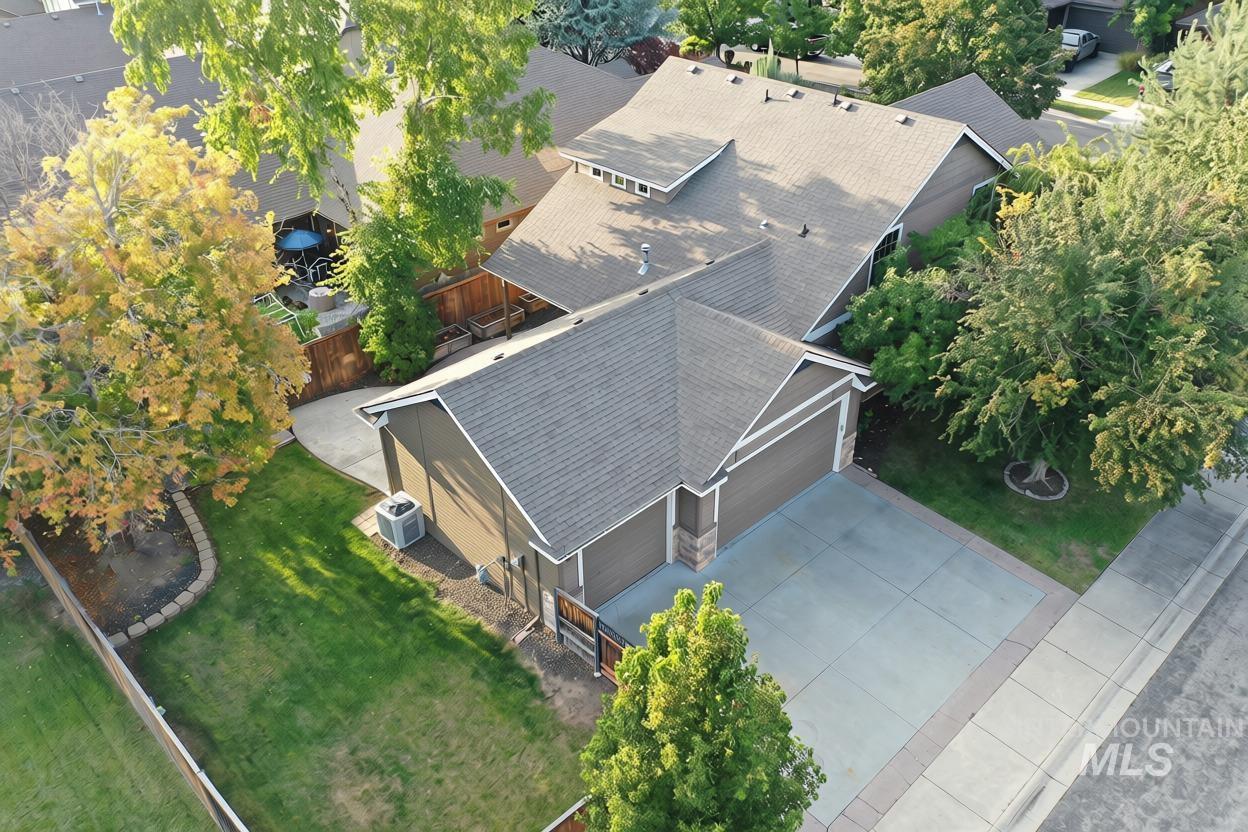 10251 W Brownstone Dr, Boise, Idaho 83709, 3 Bedrooms, 2.5 Bathrooms, Residential For Sale, Price $555,000,MLS 99000259