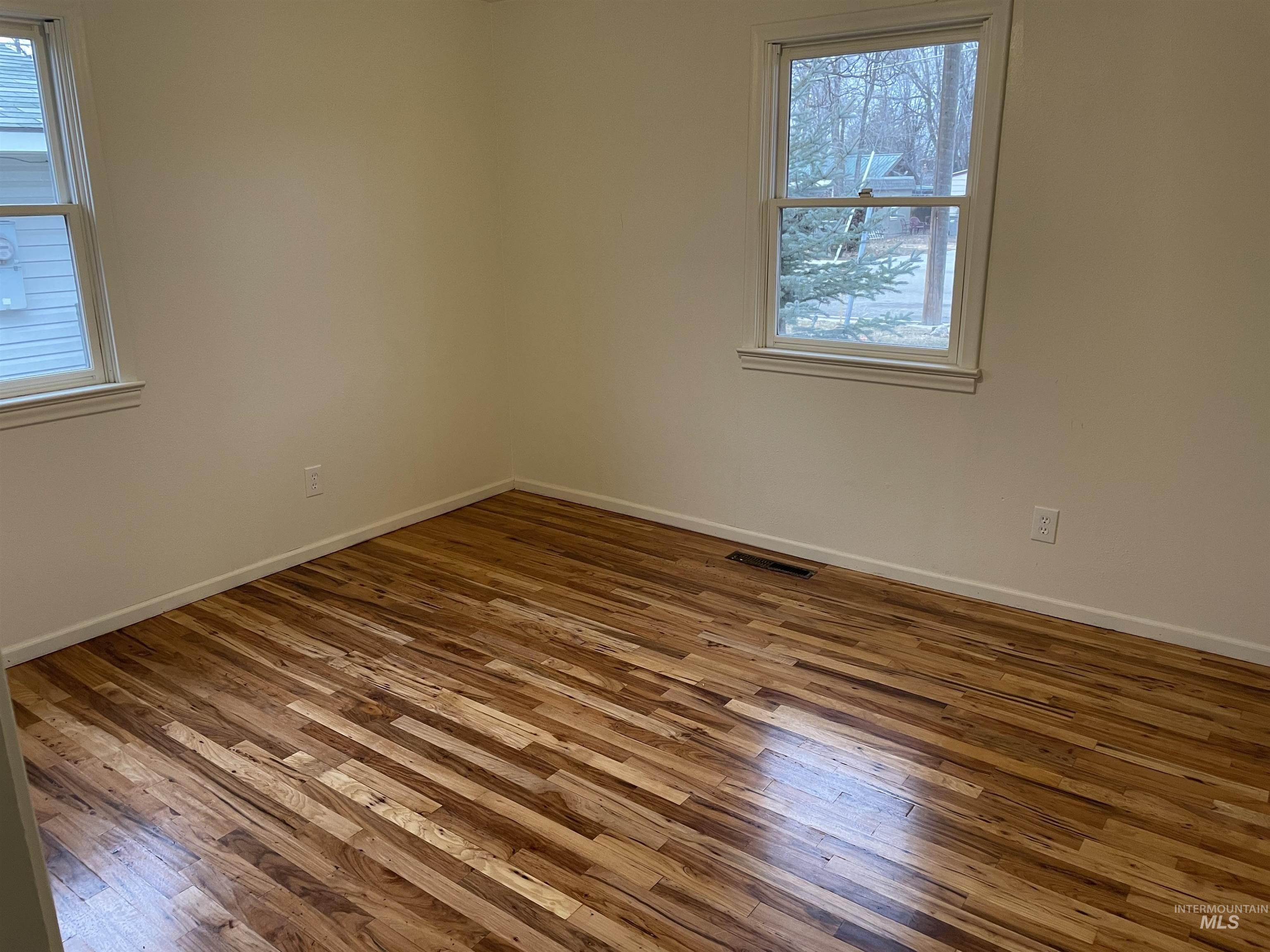 3311 W Cherry, Boise, Idaho 83705, 3 Bedrooms, 1 Bathroom, Residential Income For Sale, Price $449,900,MLS 99000260