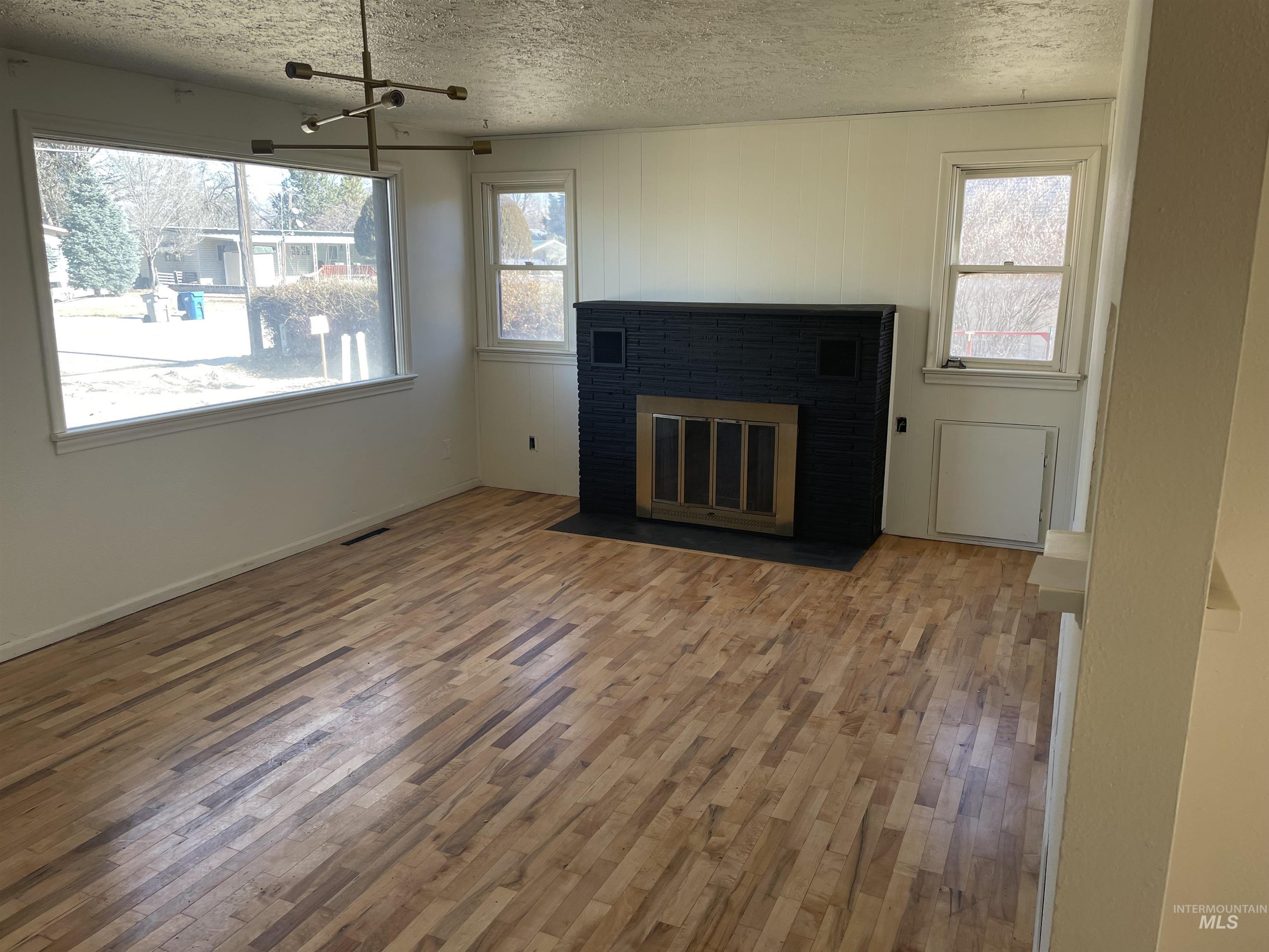 3311 W Cherry, Boise, Idaho 83705, 3 Bedrooms, 1 Bathroom, Residential Income For Sale, Price $449,900,MLS 99000260