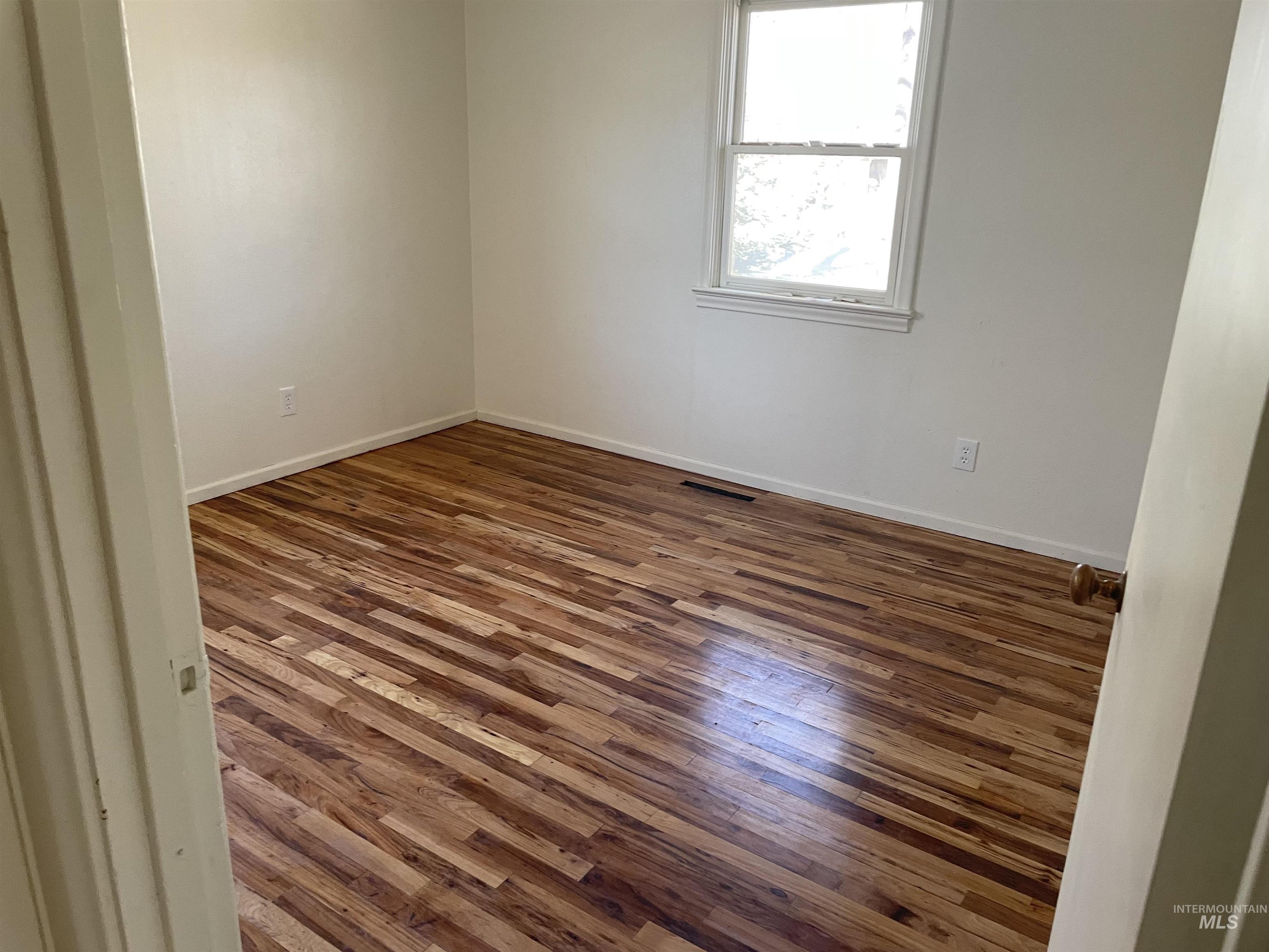 3311 W Cherry, Boise, Idaho 83705, 3 Bedrooms, 1 Bathroom, Residential Income For Sale, Price $449,900,MLS 99000260