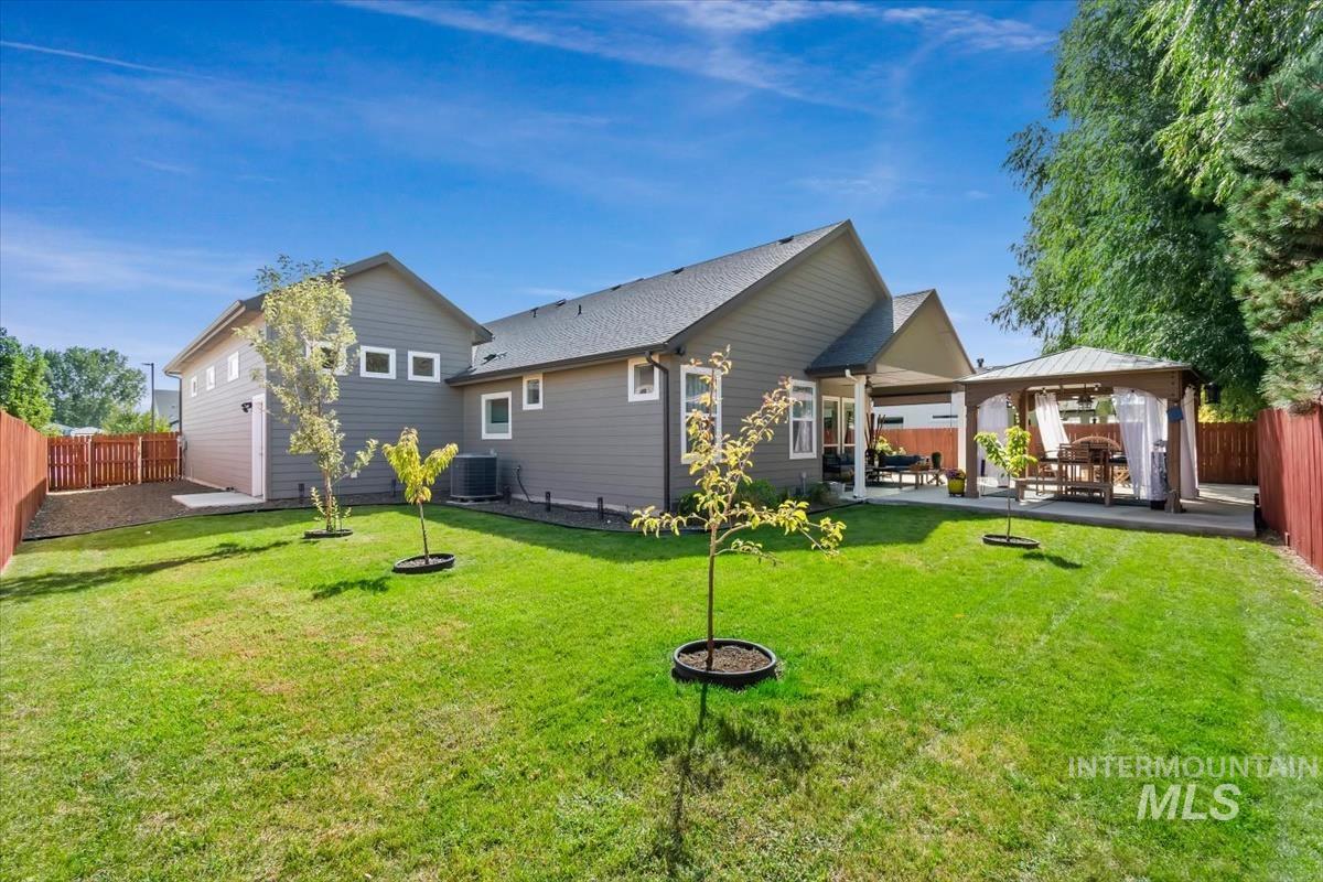 3806 Palisades Avenue, Caldwell, Idaho 83605, 3 Bedrooms, 2 Bathrooms, Residential For Sale, Price $619,900,MLS 99000262