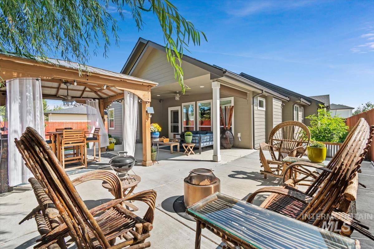 3806 Palisades Avenue, Caldwell, Idaho 83605, 3 Bedrooms, 2 Bathrooms, Residential For Sale, Price $619,900,MLS 99000262