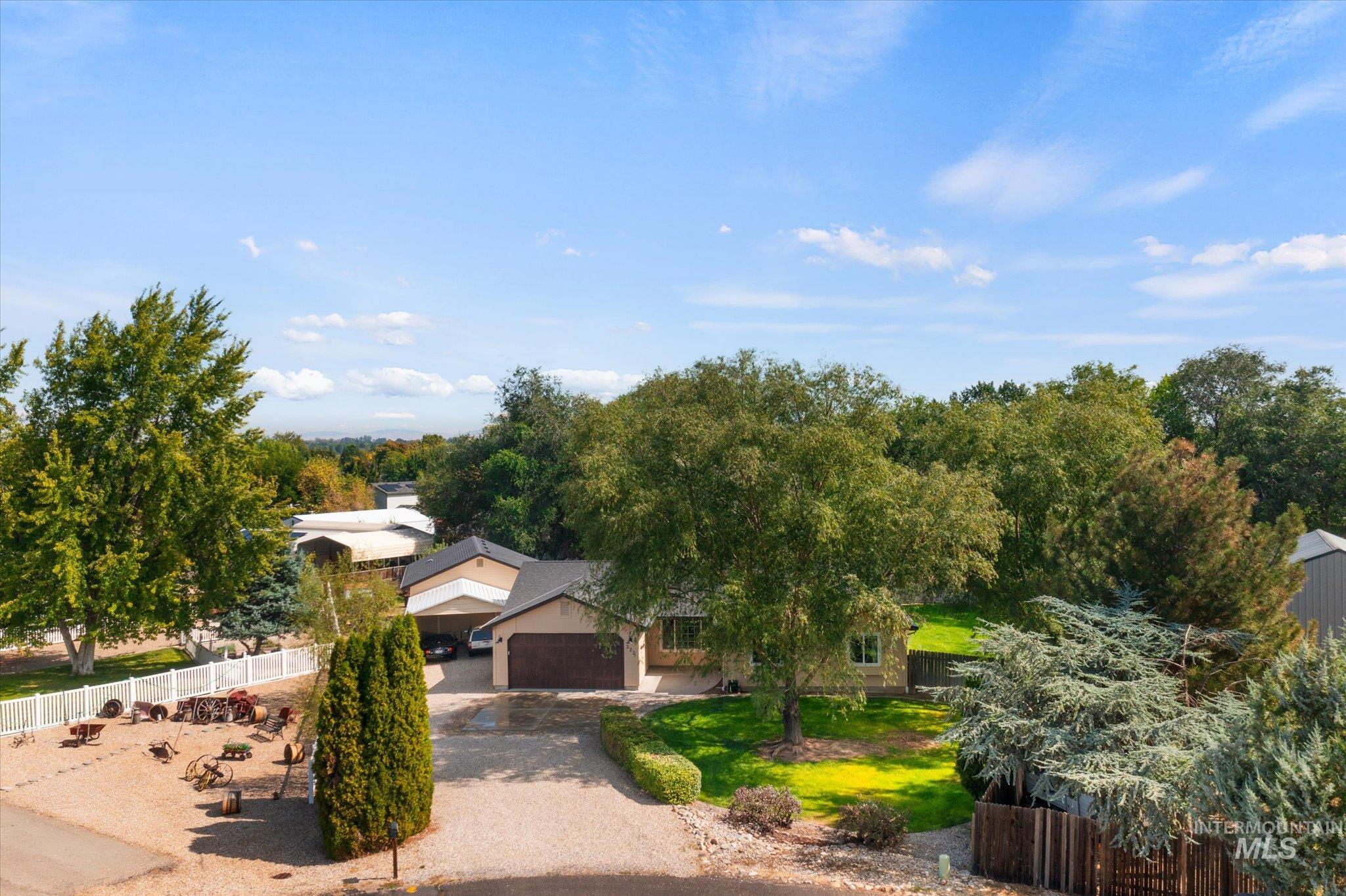 322 Buckskin Ct, Nampa, Idaho 83687, 3 Bedrooms, 2 Bathrooms, Residential For Sale, Price $625,000,MLS 99000263