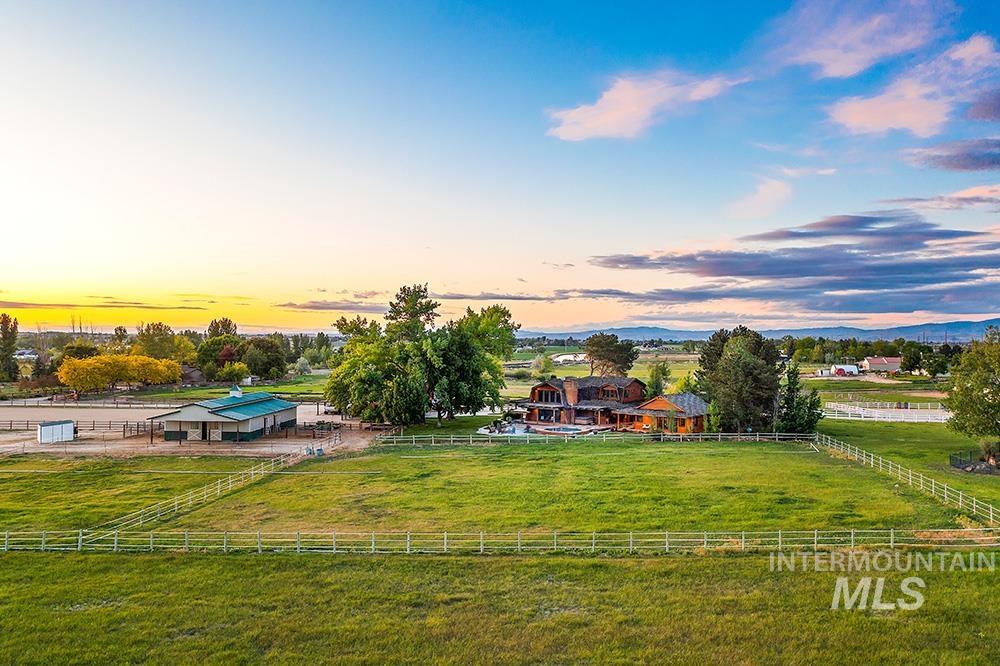 999 N Cow Horse Dr, Kuna, Idaho 83634, 5 Bedrooms, 3.5 Bathrooms, Residential For Sale, Price $1,895,000,MLS 99000268
