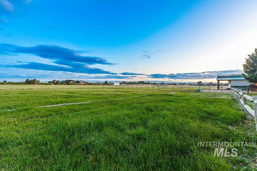 999 N Cow Horse Dr, Kuna, Idaho 83634, 5 Bedrooms, 3.5 Bathrooms, Residential For Sale, Price $1,895,000,MLS 99000268