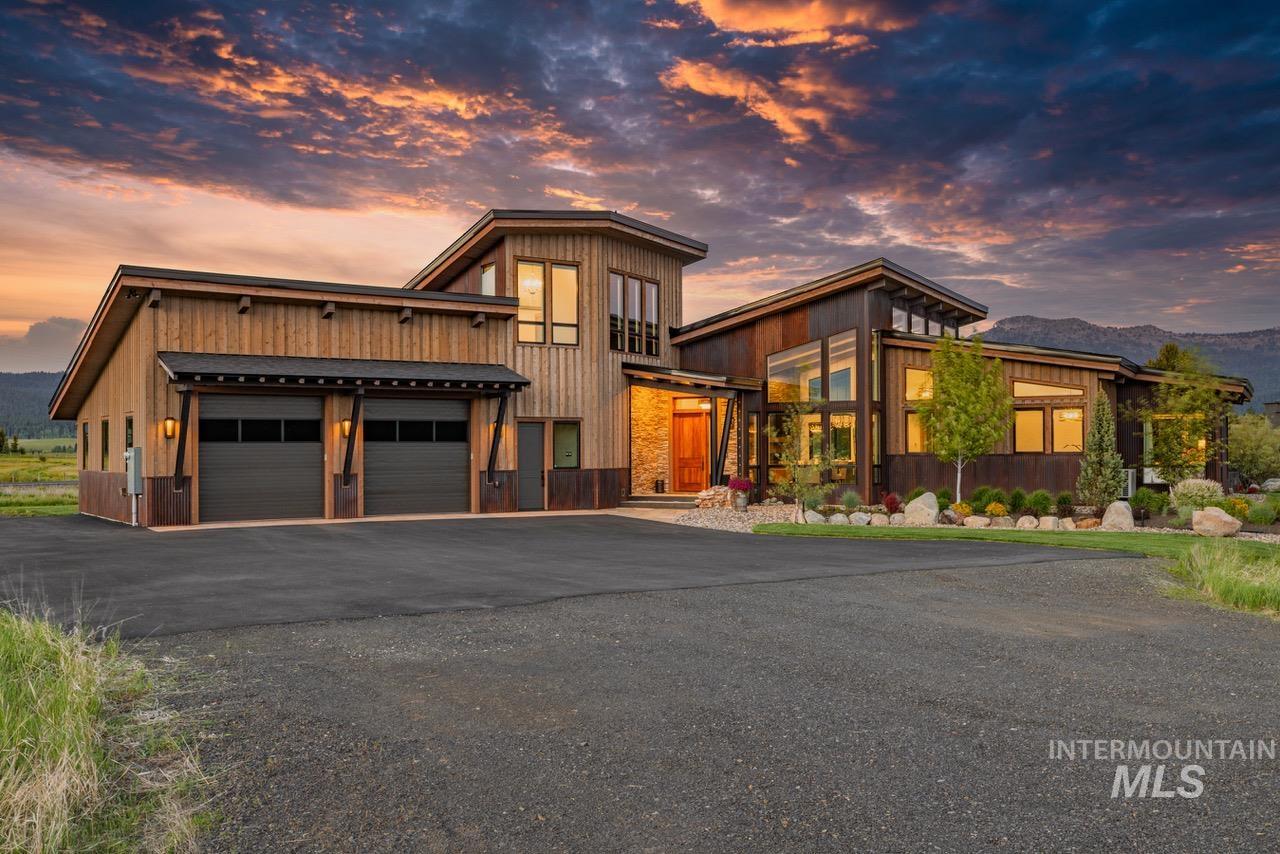 14036 Hideaway Court, McCall, Idaho 83638, 3 Bedrooms, 4 Bathrooms, Residential For Sale, Price $2,579,000,MLS 99000269