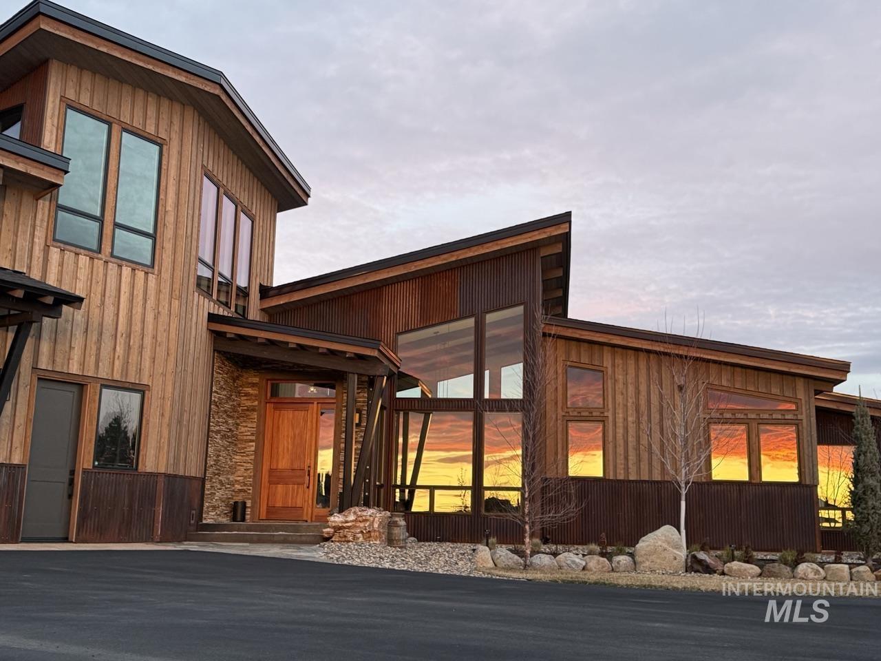 14036 Hideaway Court, McCall, Idaho 83638, 3 Bedrooms, 4 Bathrooms, Residential For Sale, Price $2,579,000,MLS 99000269