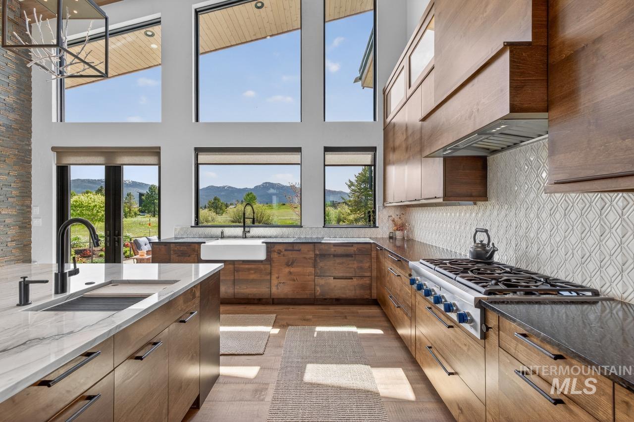 14036 Hideaway Court, McCall, Idaho 83638, 3 Bedrooms, 4 Bathrooms, Residential For Sale, Price $2,579,000,MLS 99000269
