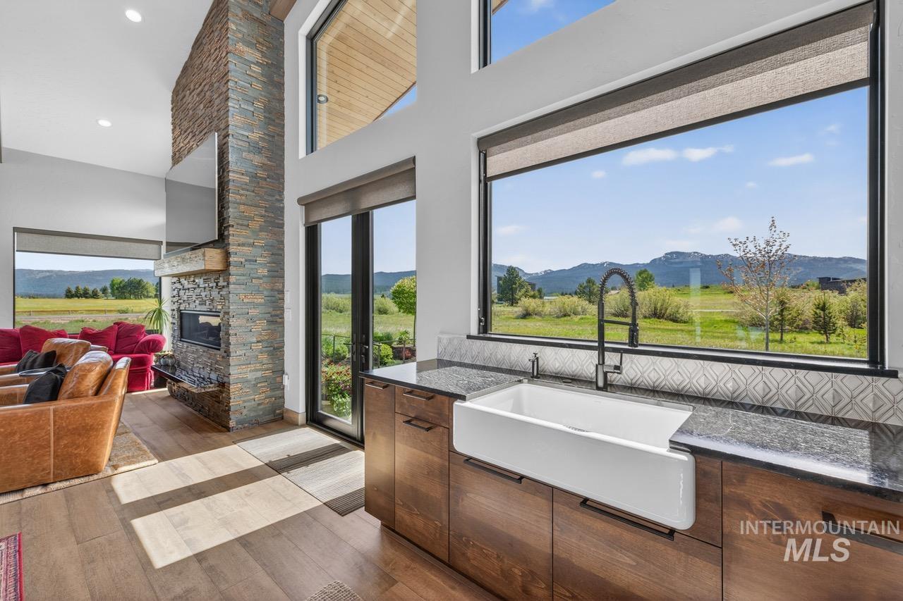 14036 Hideaway Court, McCall, Idaho 83638, 3 Bedrooms, 4 Bathrooms, Residential For Sale, Price $2,579,000,MLS 99000269