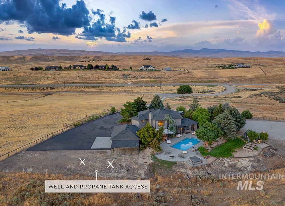 8901 W Bugle Boy Ln, Eagle, Idaho 83616, 3 Bedrooms, 2.5 Bathrooms, Residential For Sale, Price $1,699,000,MLS 99000272