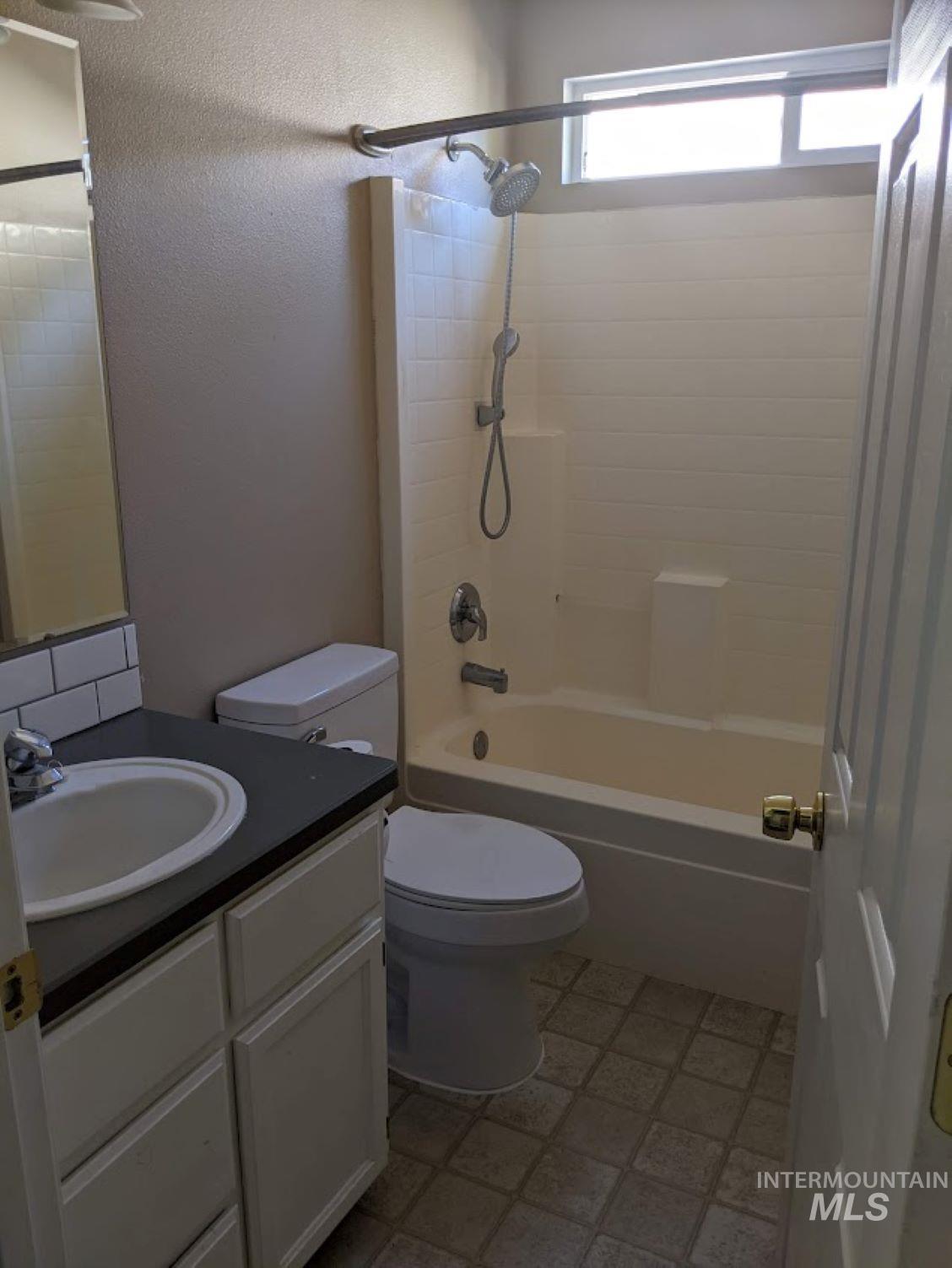 3253 N Lilyturf Ave - home for rent, Meridian, Idaho 83642, 3 Bedrooms, 2 Bathrooms, Rental For Rent, Price $2,250, 99000273