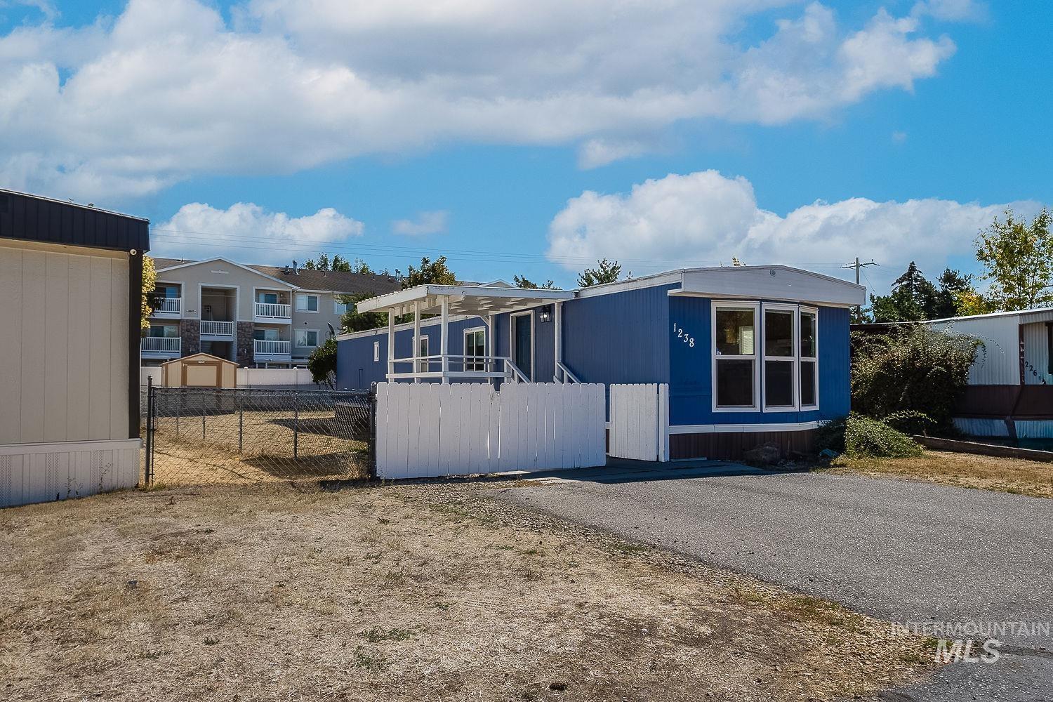 1238 N Sable Ln, Boise, Idaho 83704, 2 Bedrooms, 1 Bathroom, Residential For Sale, Price $79,900,MLS 99000274