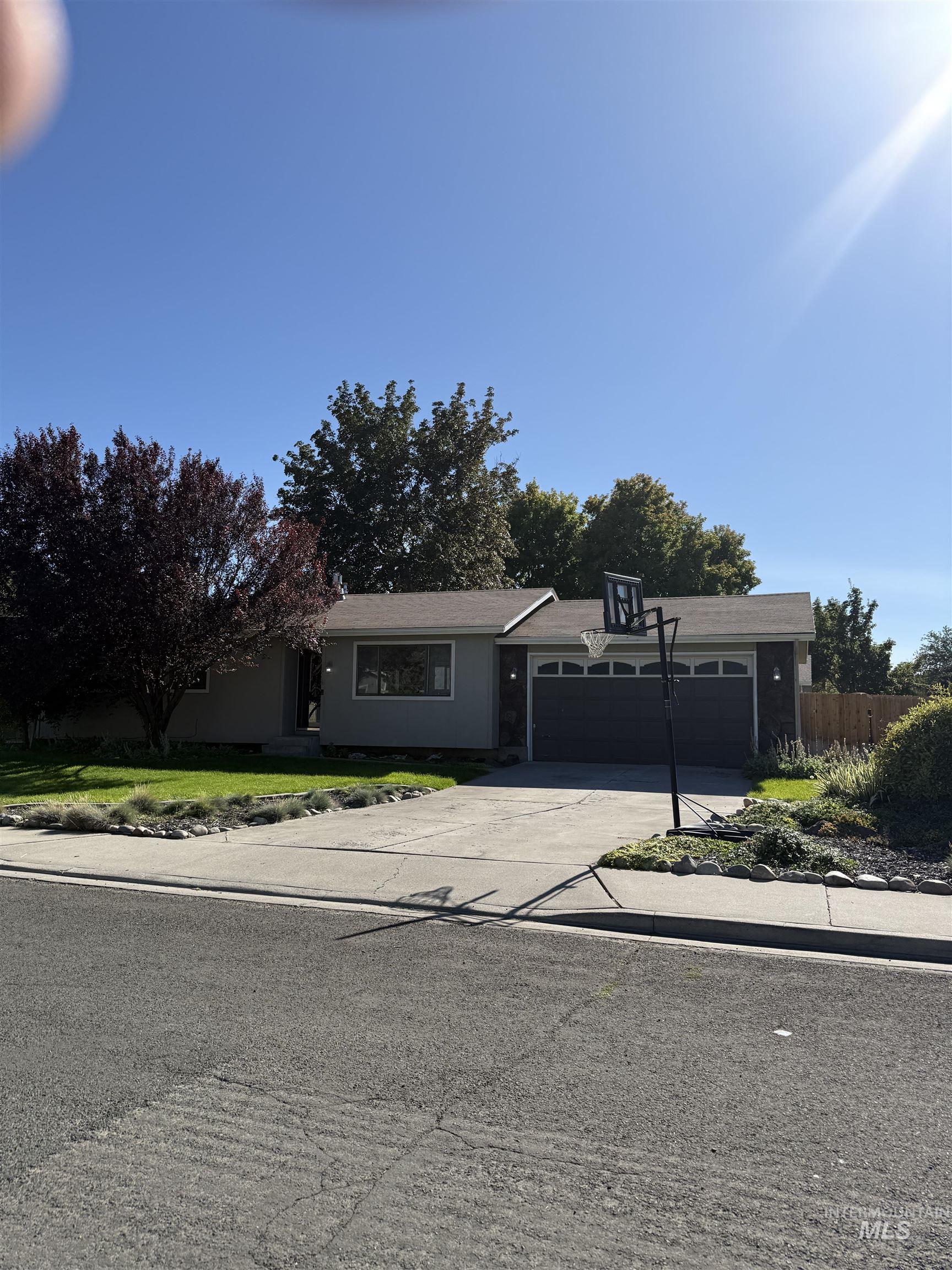 485 Park Terrace Dr., Twin Falls, Idaho 83301, 4 Bedrooms, 3 Bathrooms, Residential For Sale, Price $375,000,MLS 99000276
