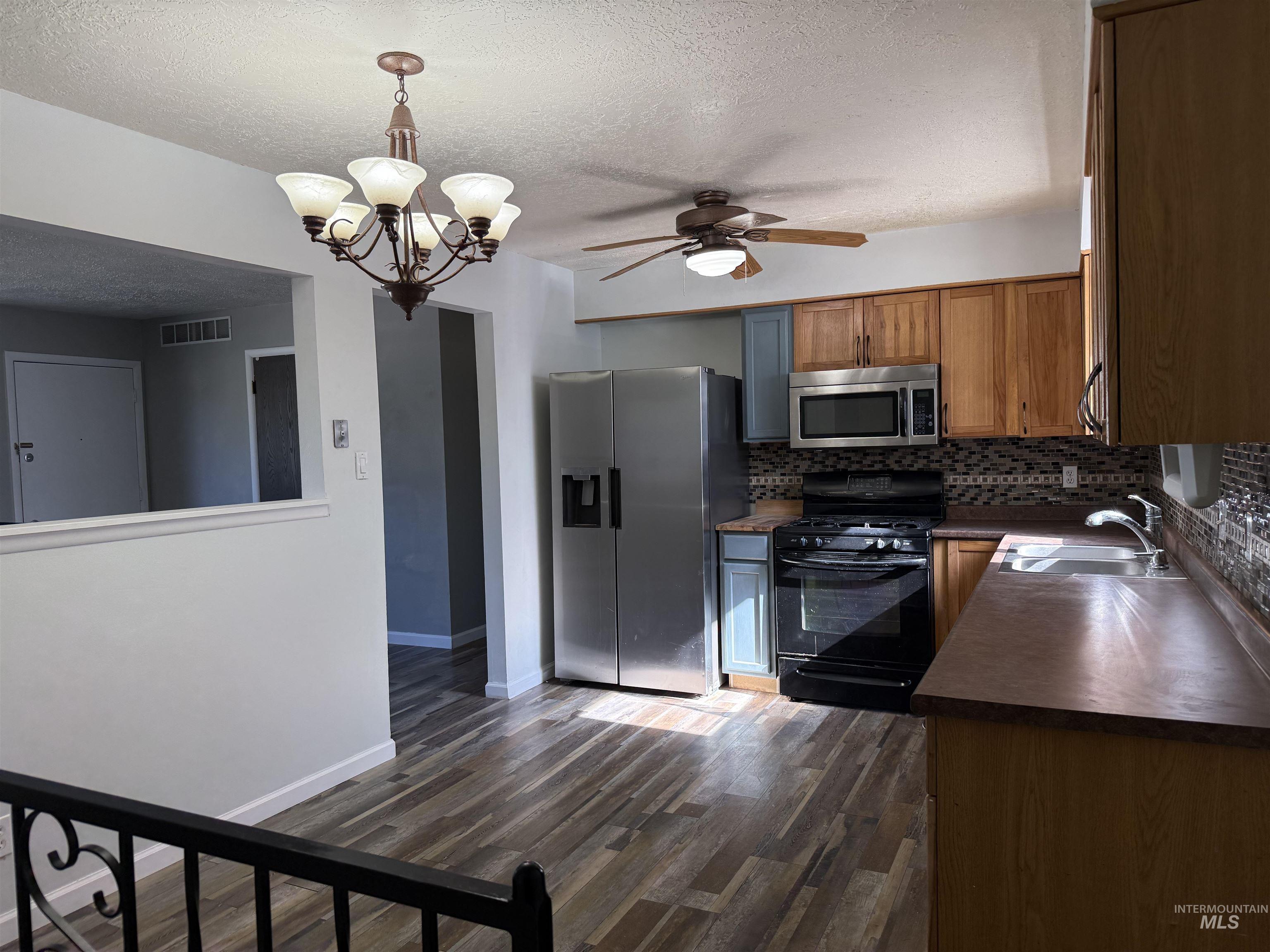 485 Park Terrace Dr., Twin Falls, Idaho 83301, 4 Bedrooms, 3 Bathrooms, Residential For Sale, Price $375,000, 99000276