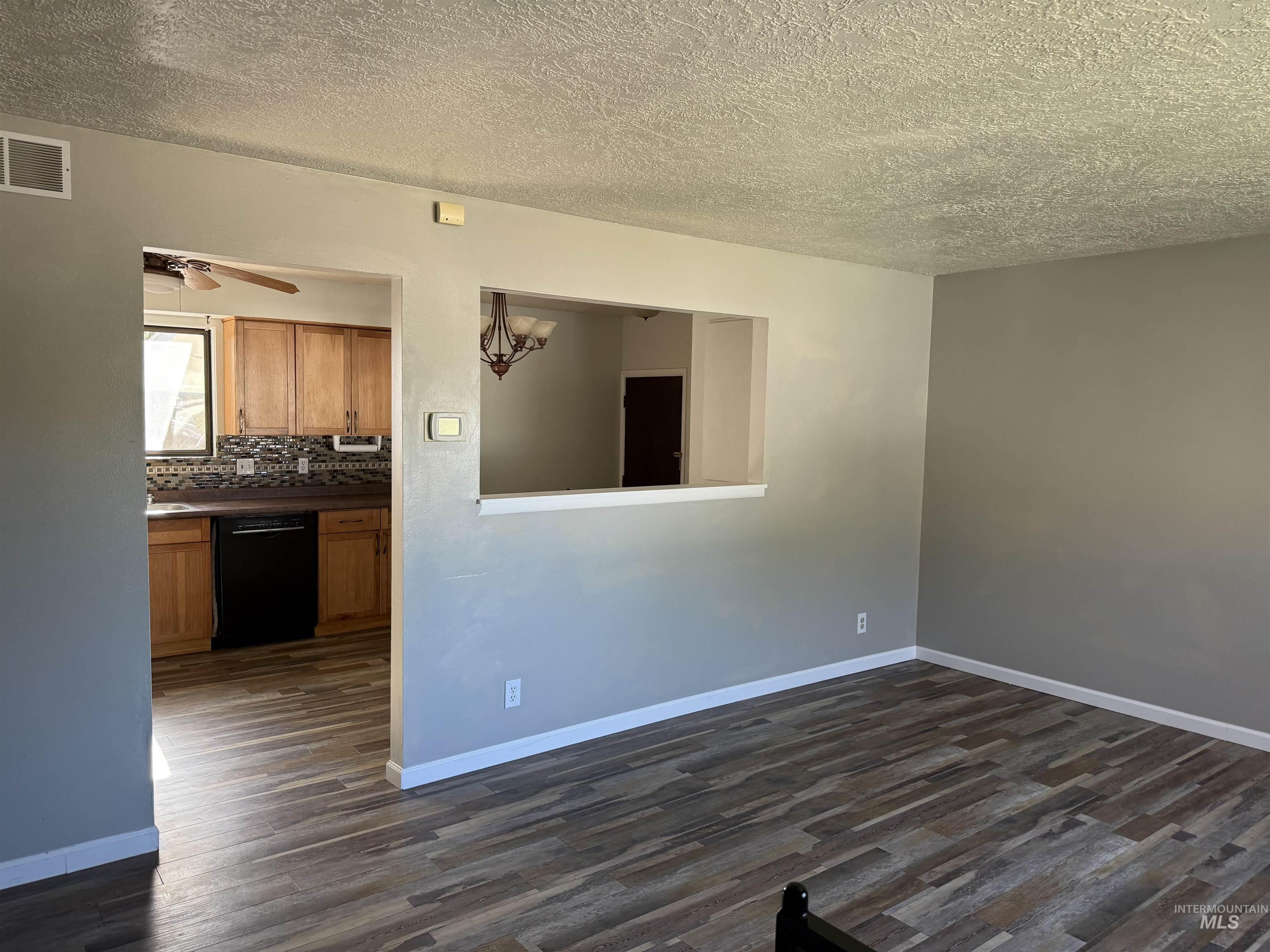 485 Park Terrace Dr., Twin Falls, Idaho 83301, 4 Bedrooms, 3 Bathrooms, Residential For Sale, Price $375,000, 99000276