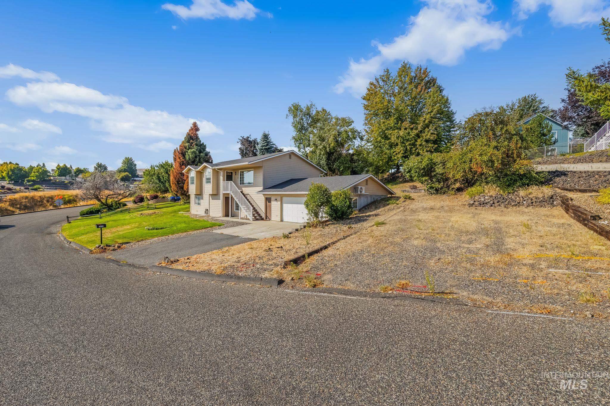 3610 Masters Drive, Clarkston, Washington 99403, 4 Bedrooms, 2 Bathrooms, Residential For Sale, Price $449,000,MLS 99000278