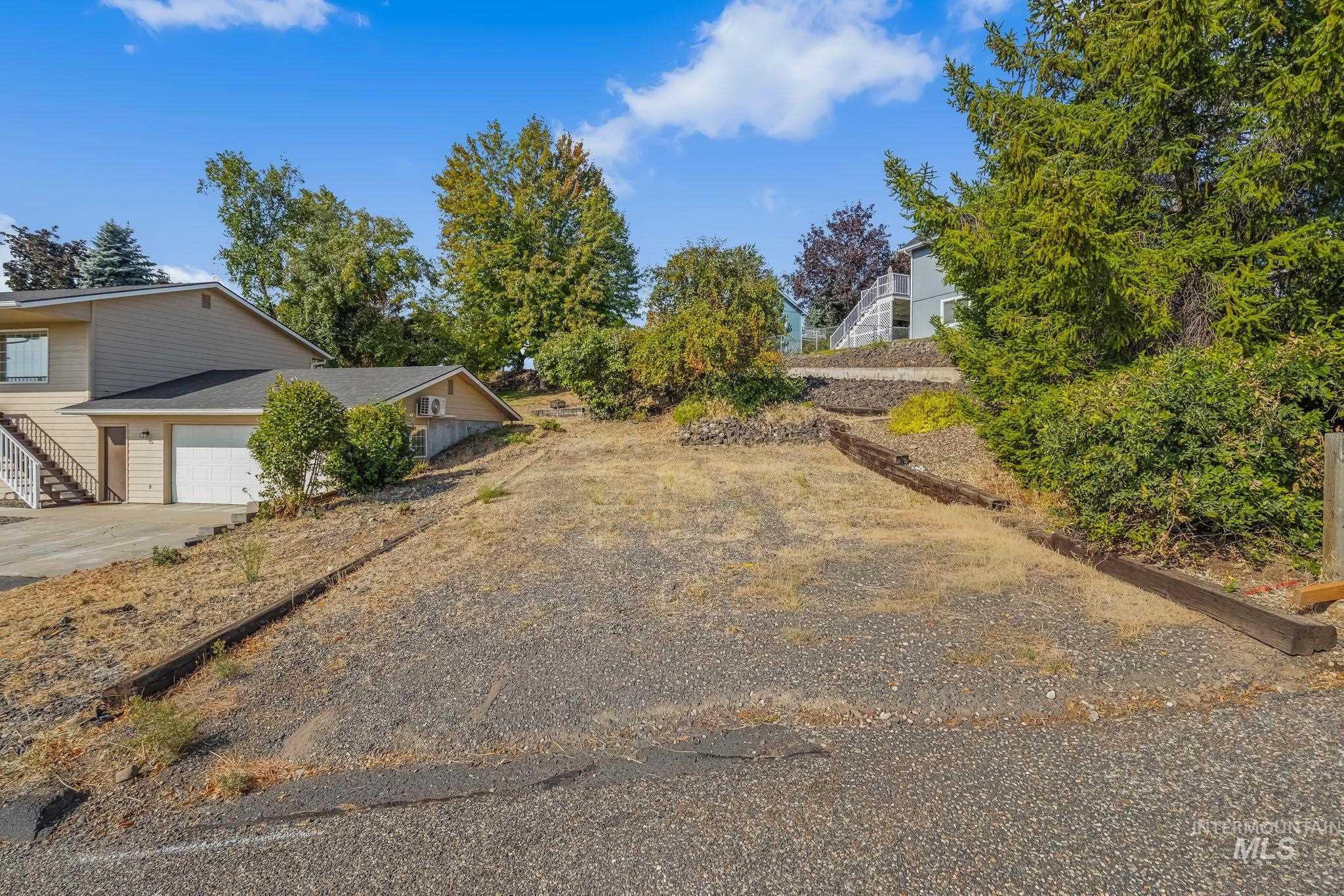 3610 Masters Drive, Clarkston, Washington 99403, 4 Bedrooms, 2 Bathrooms, Residential For Sale, Price $449,000,MLS 99000278