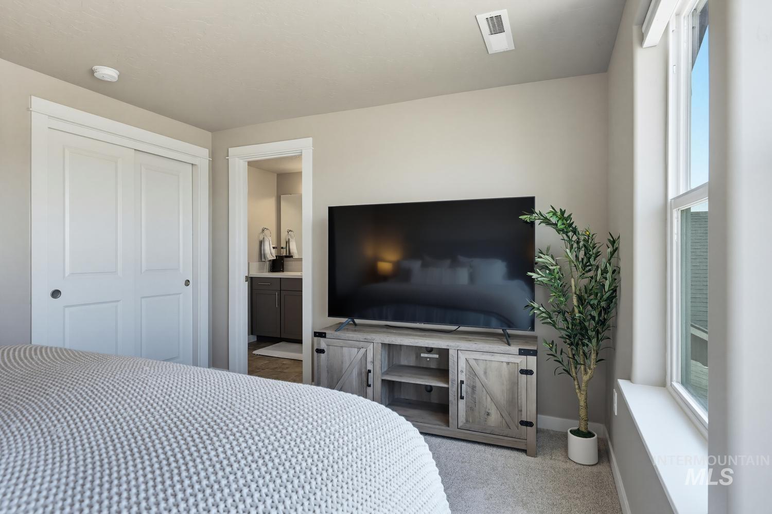 3394 S Garibaldi Pl, Meridian, Idaho 83642, 3 Bedrooms, 2.5 Bathrooms, Residential For Sale, Price $484,900,MLS 99000280