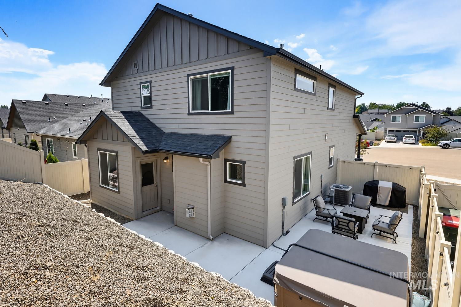 3394 S Garibaldi Pl, Meridian, Idaho 83642, 3 Bedrooms, 2.5 Bathrooms, Residential For Sale, Price $484,900,MLS 99000280