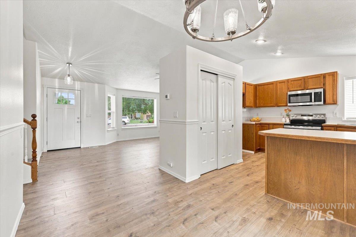 153 W Chrisfield Dr, Meridian, Idaho 83646, 4 Bedrooms, 3 Bathrooms, Residential For Sale, Price $489,000,MLS 99000281