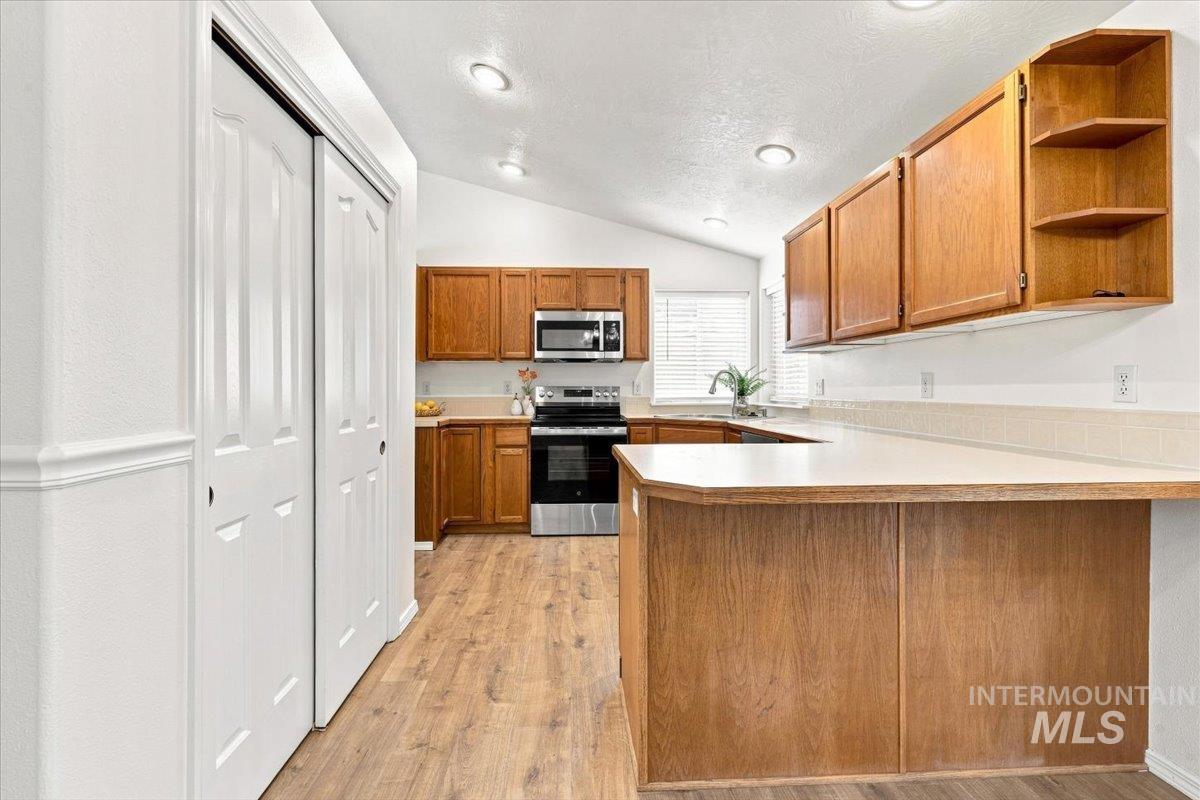 153 W Chrisfield Dr, Meridian, Idaho 83646, 4 Bedrooms, 3 Bathrooms, Residential For Sale, Price $489,000,MLS 99000281