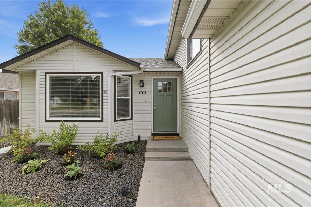 153 W Chrisfield Dr, Meridian, Idaho 83646, 4 Bedrooms, 3 Bathrooms, Residential For Sale, Price $489,000,MLS 99000281