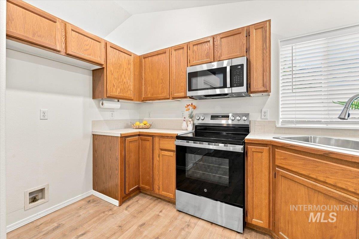 153 W Chrisfield Dr, Meridian, Idaho 83646, 4 Bedrooms, 3 Bathrooms, Residential For Sale, Price $489,000,MLS 99000281
